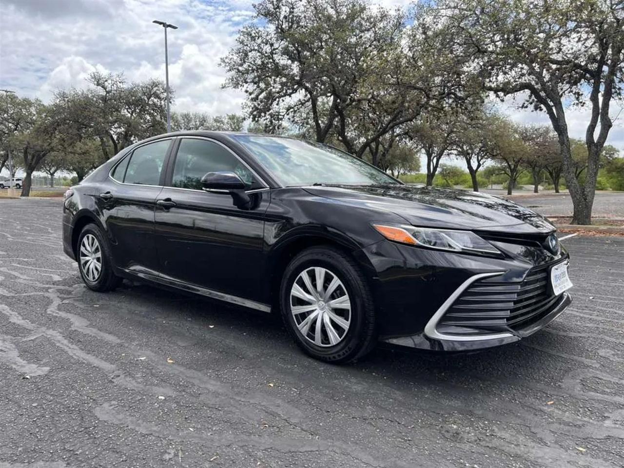 Toyota Camry Hybrid  2022