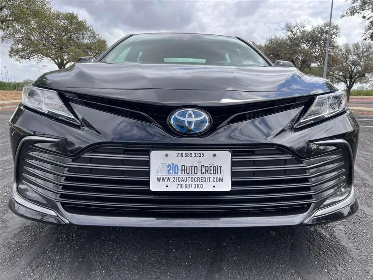 Toyota Camry Hybrid  2022