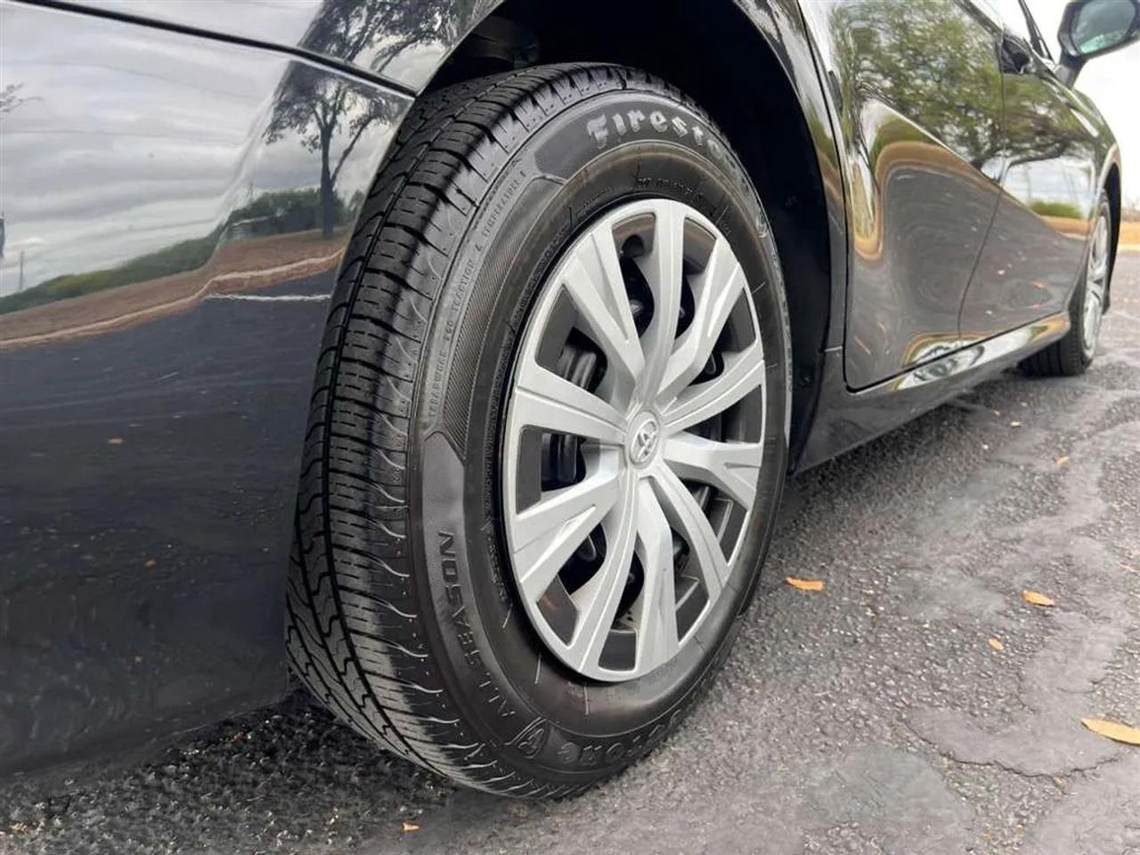 Toyota Camry Hybrid  2022