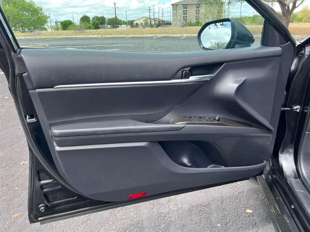 Toyota Camry Hybrid  2022