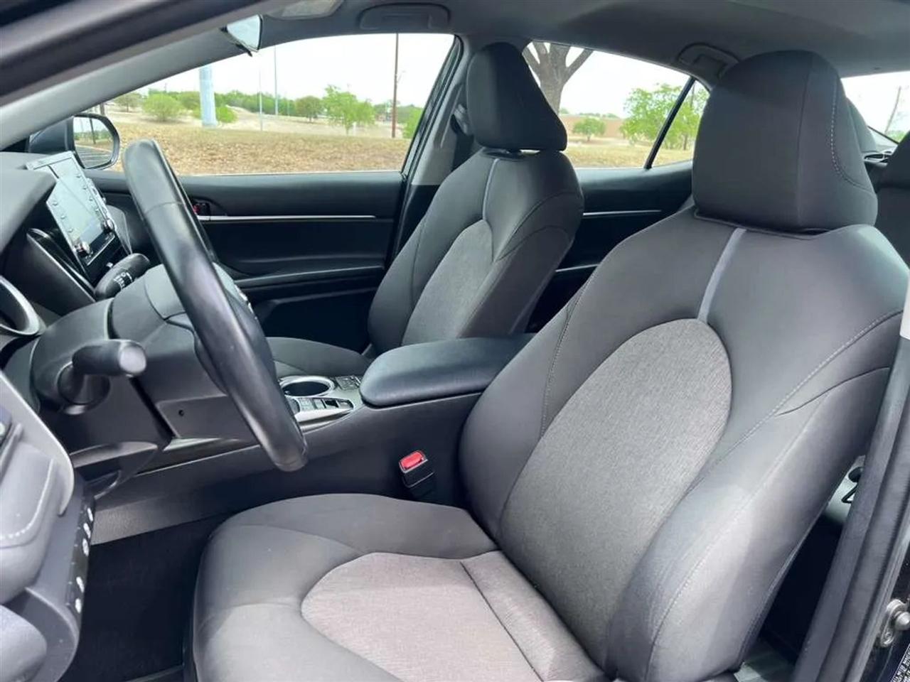 Toyota Camry Hybrid  2022