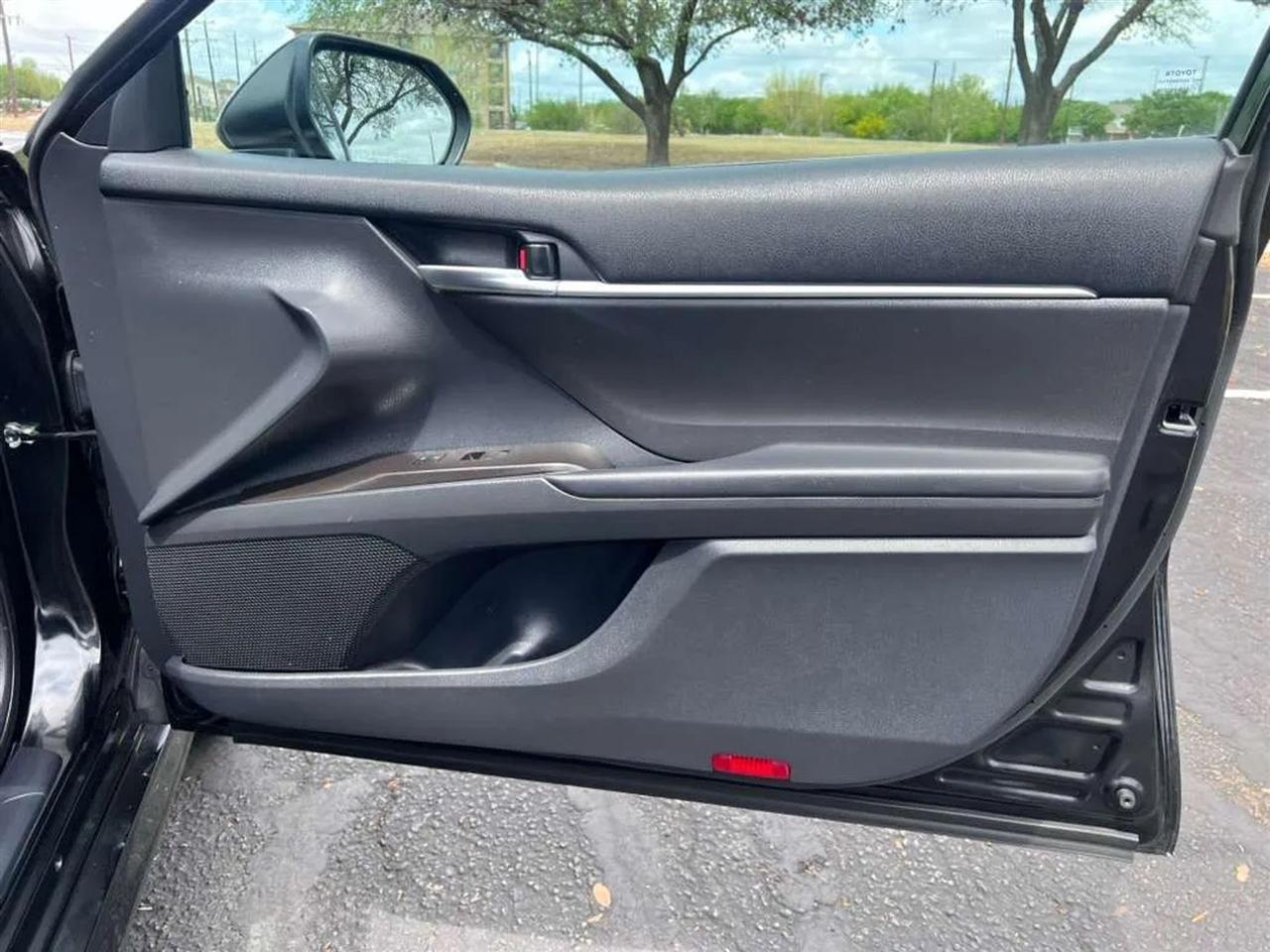 Toyota Camry Hybrid  2022