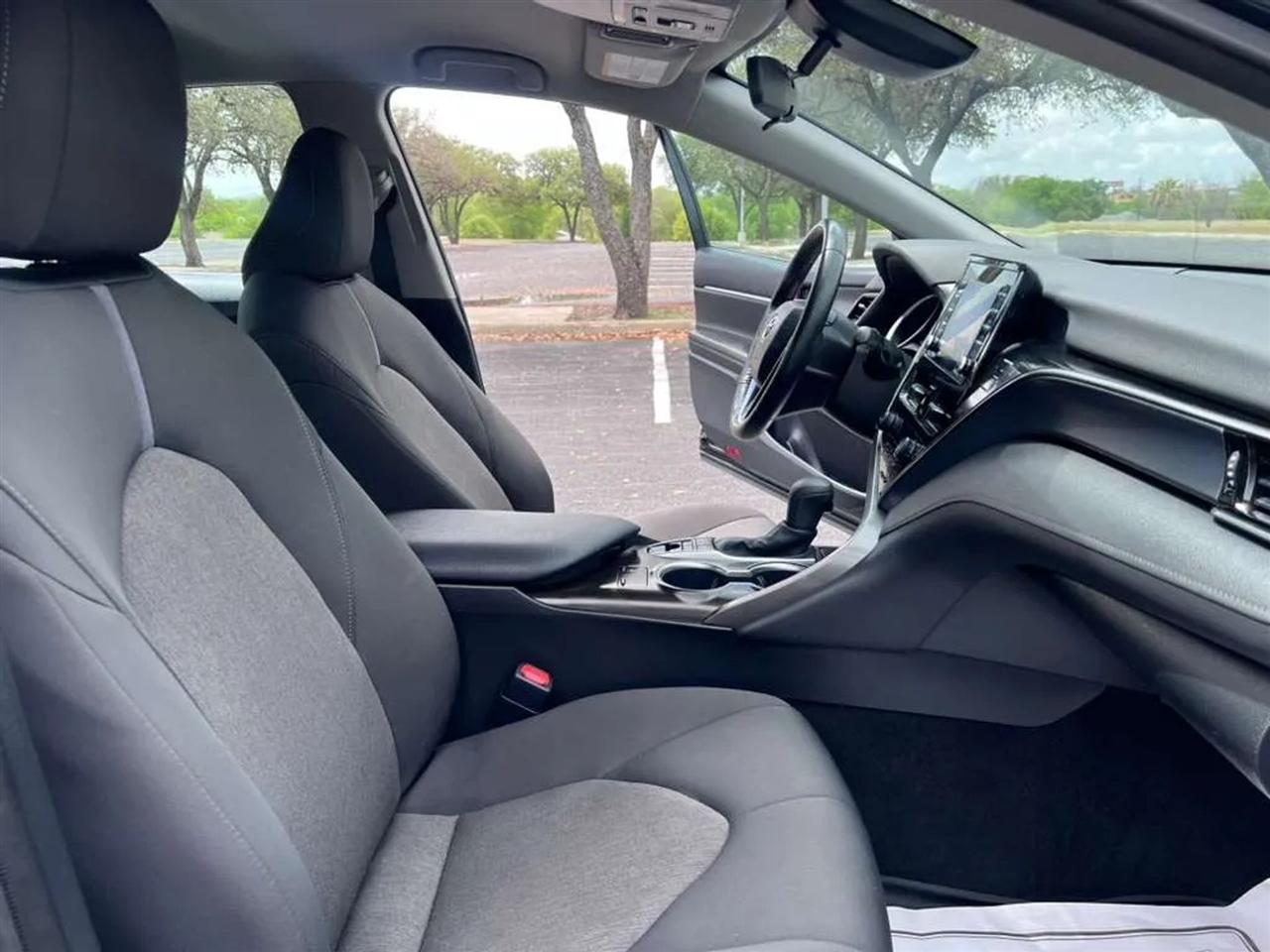 Toyota Camry Hybrid  2022