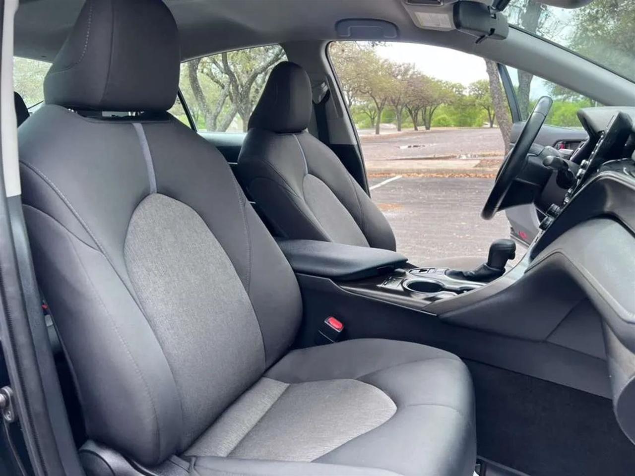 Toyota Camry Hybrid  2022