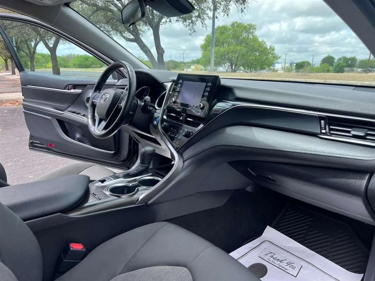 Toyota Camry Hybrid  2022