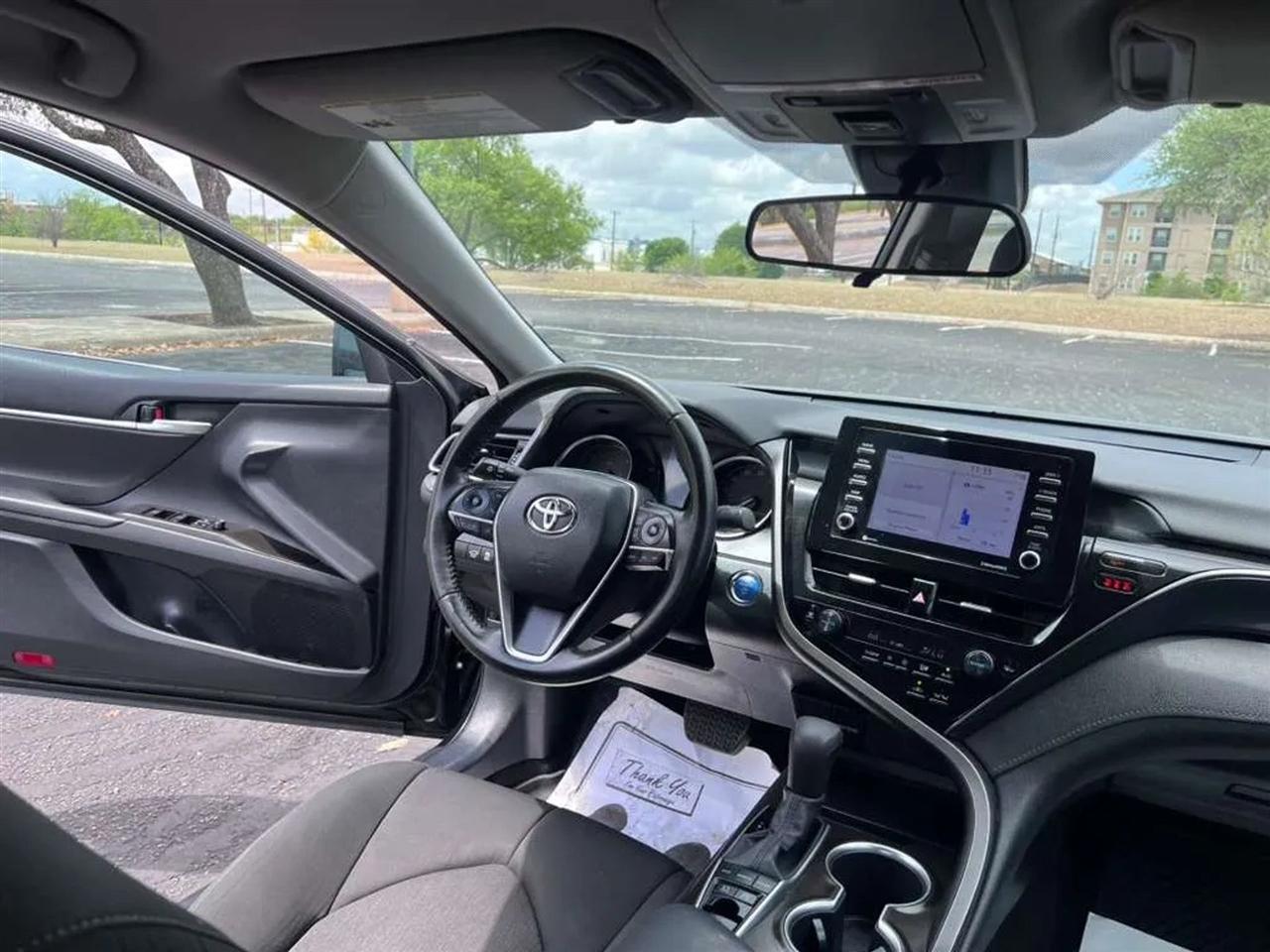 Toyota Camry Hybrid  2022