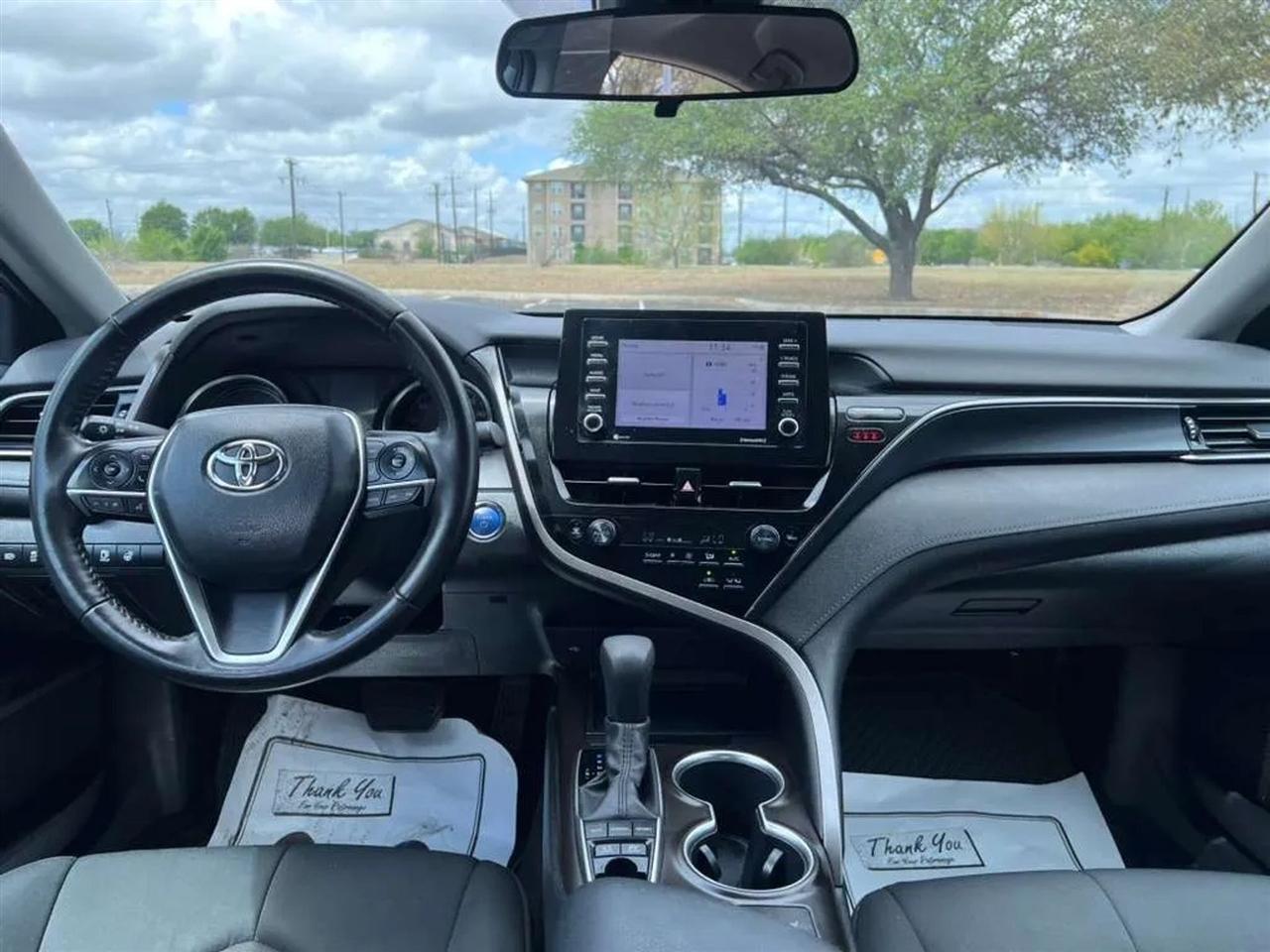 Toyota Camry Hybrid  2022