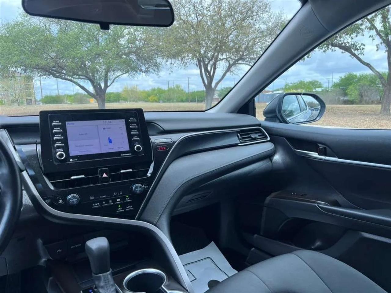 Toyota Camry Hybrid  2022