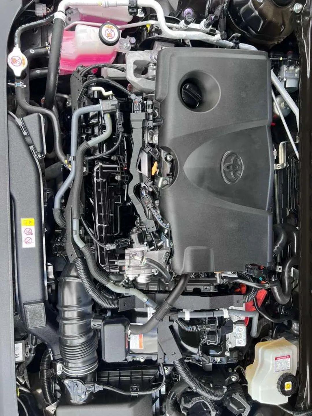 Toyota Camry Hybrid  2022