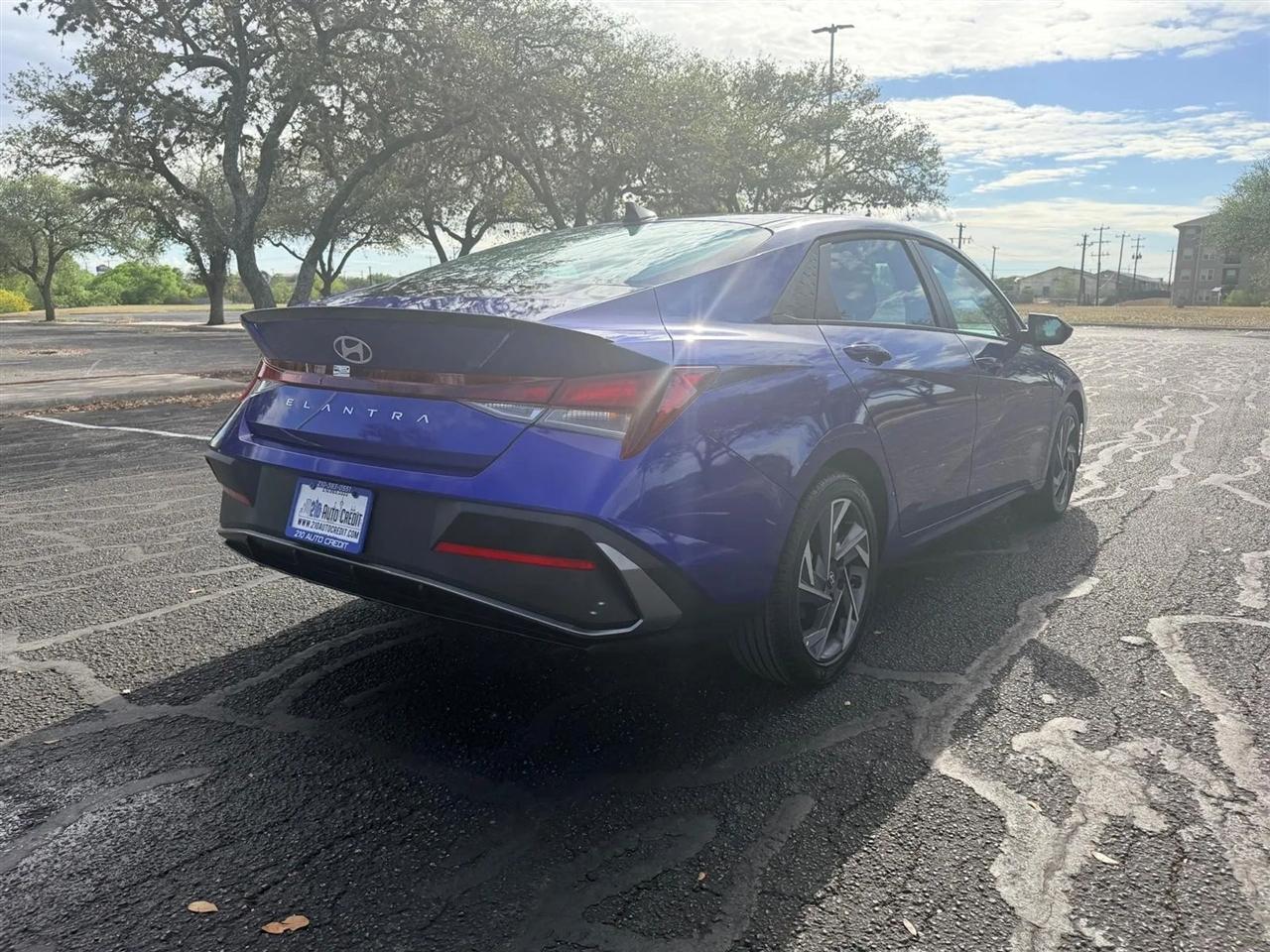 Hyundai Elantra  2025