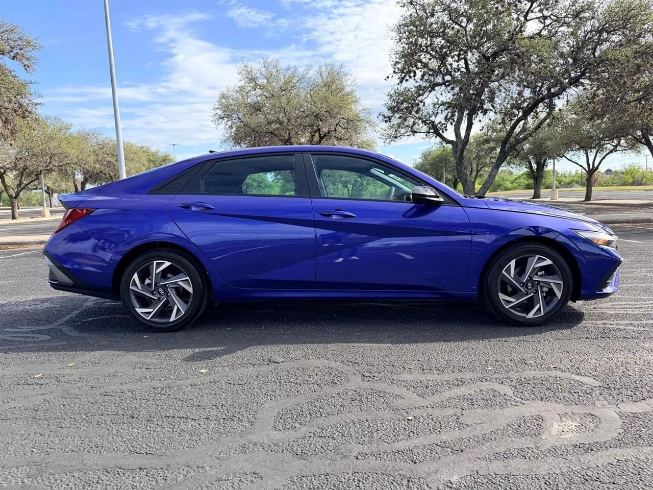 Hyundai Elantra  2025