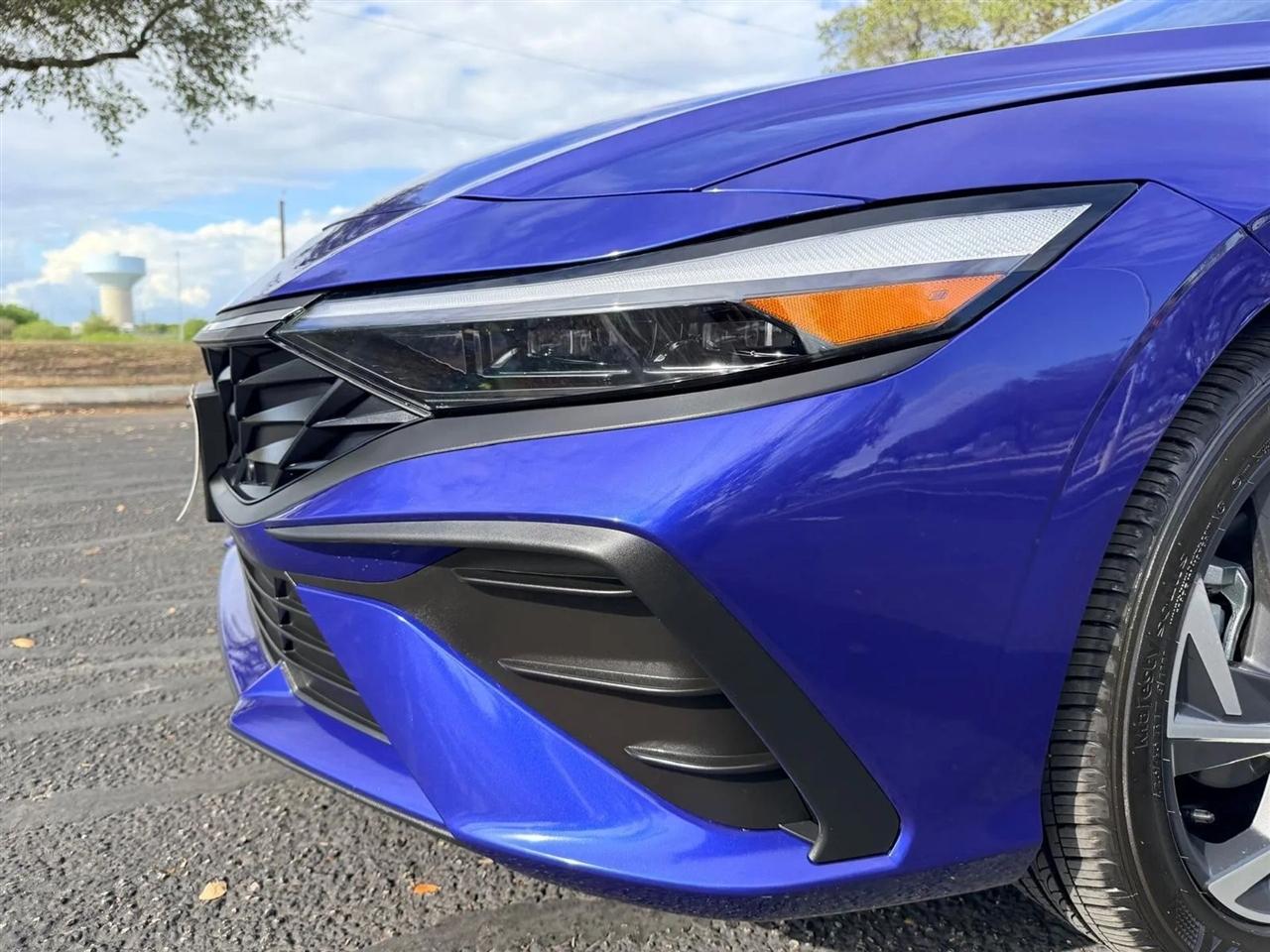 Hyundai Elantra  2025