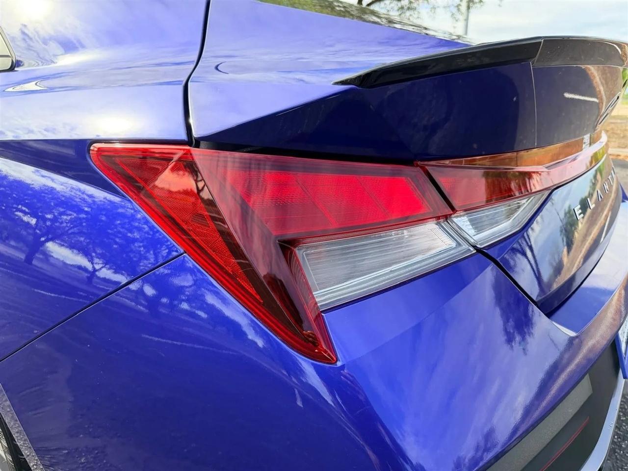 Hyundai Elantra  2025