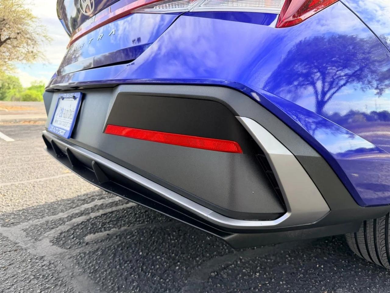 Hyundai Elantra  2025