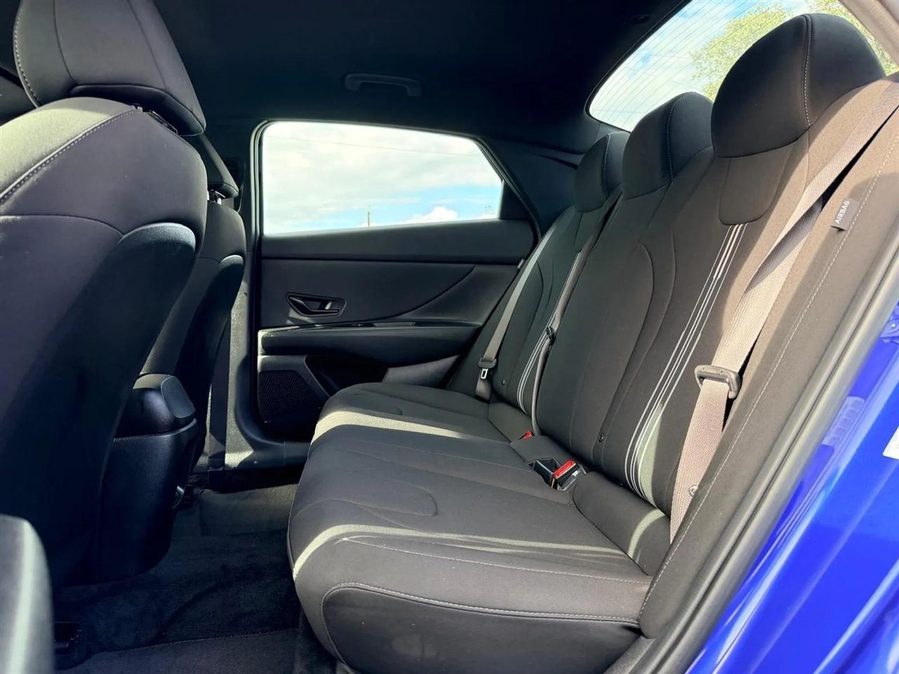 Hyundai Elantra  2025