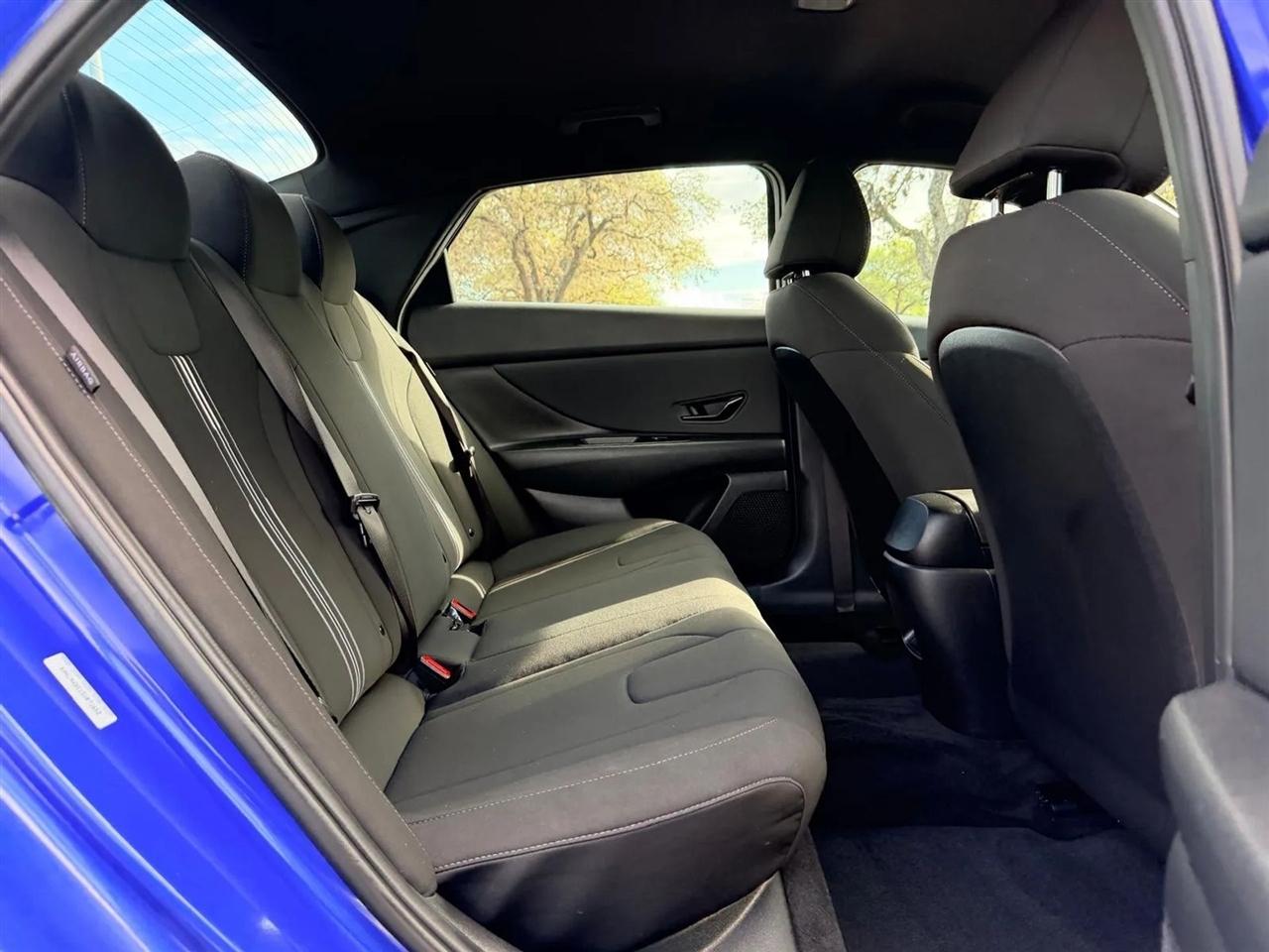 Hyundai Elantra  2025