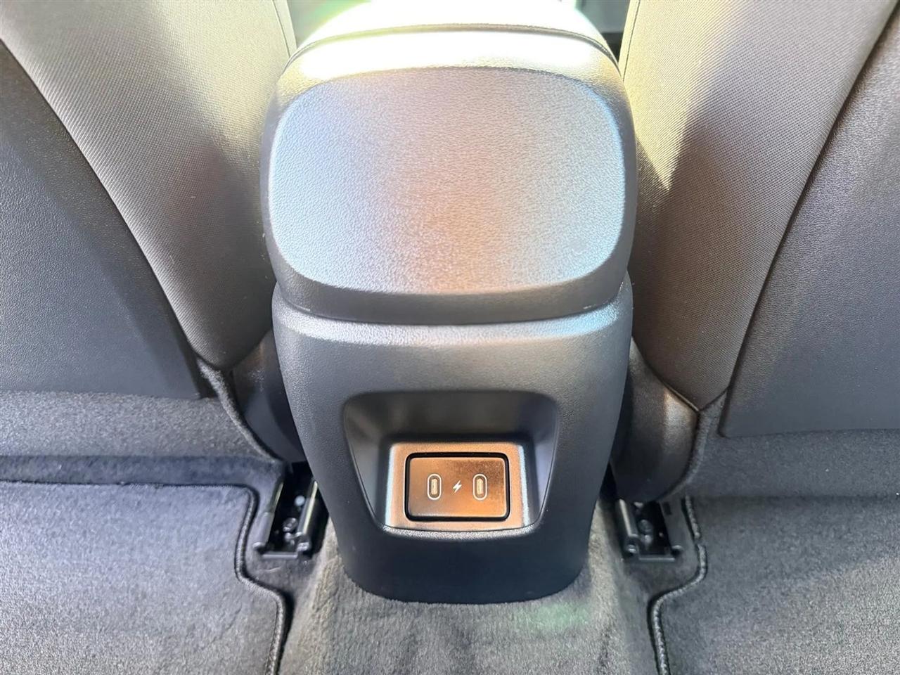 Hyundai Elantra  2025