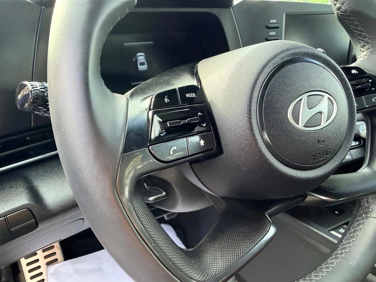 Hyundai Elantra  2025