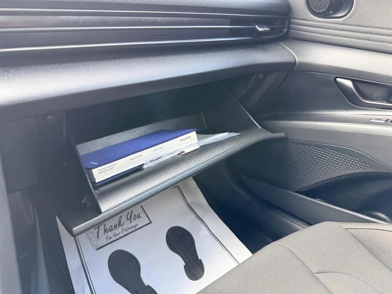 Hyundai Elantra  2025