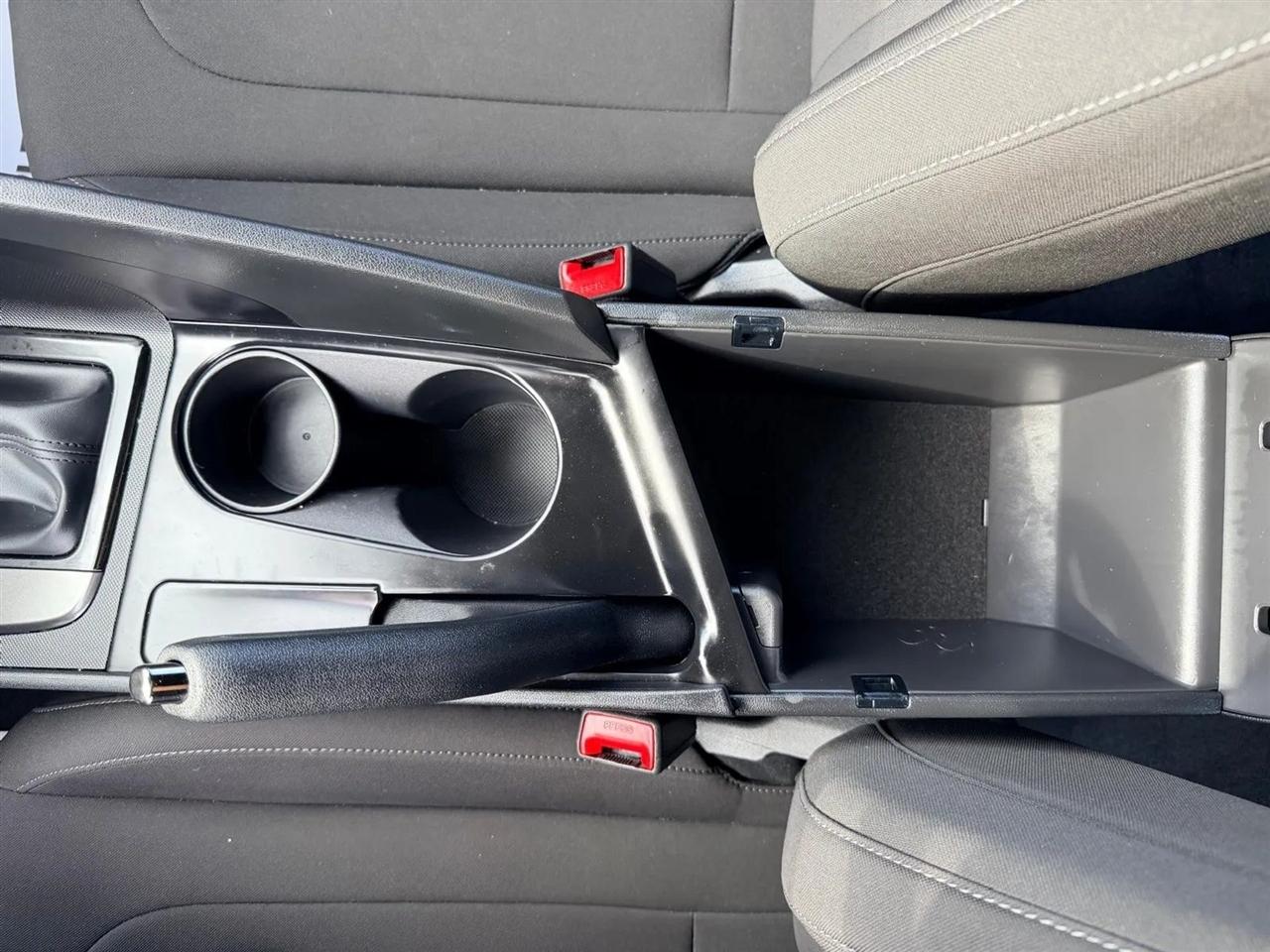 Hyundai Elantra  2025