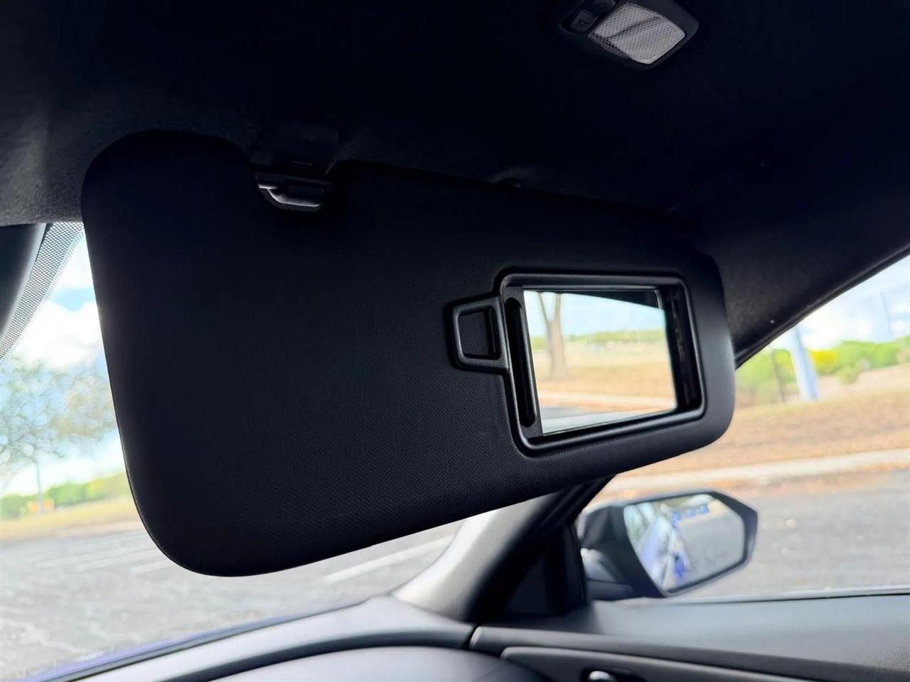 Hyundai Elantra  2025