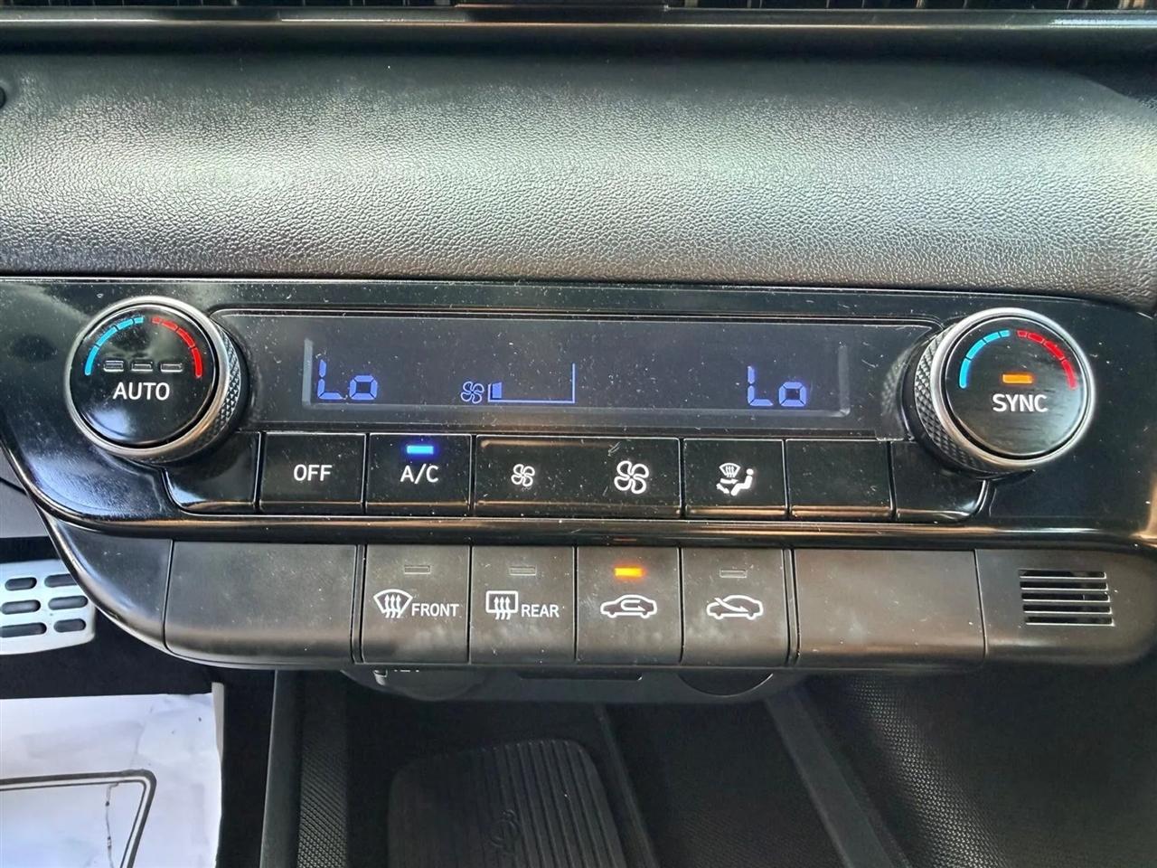 Hyundai Elantra  2025