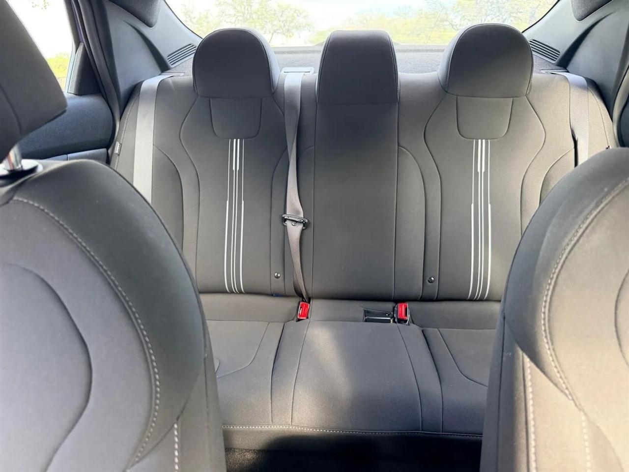 Hyundai Elantra  2025