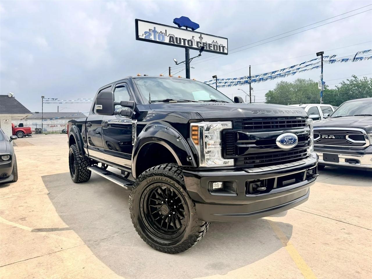 2018 Ford F-250 SD XLT Pickup 4D 6 3/4 ft