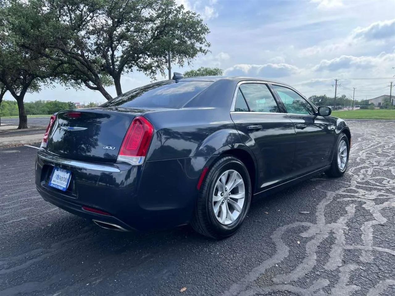 Chrysler 300  2018
