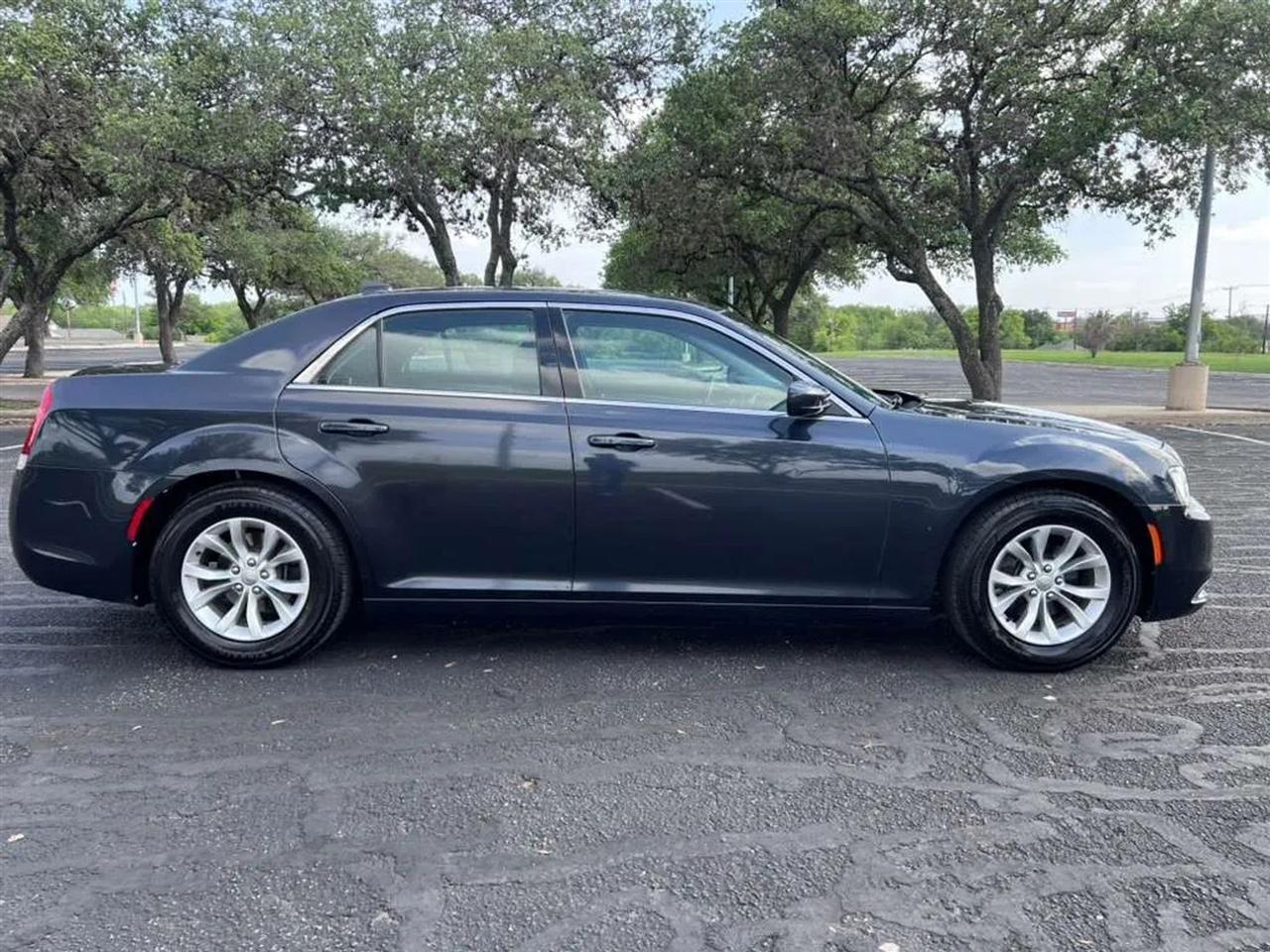 Chrysler 300  2018