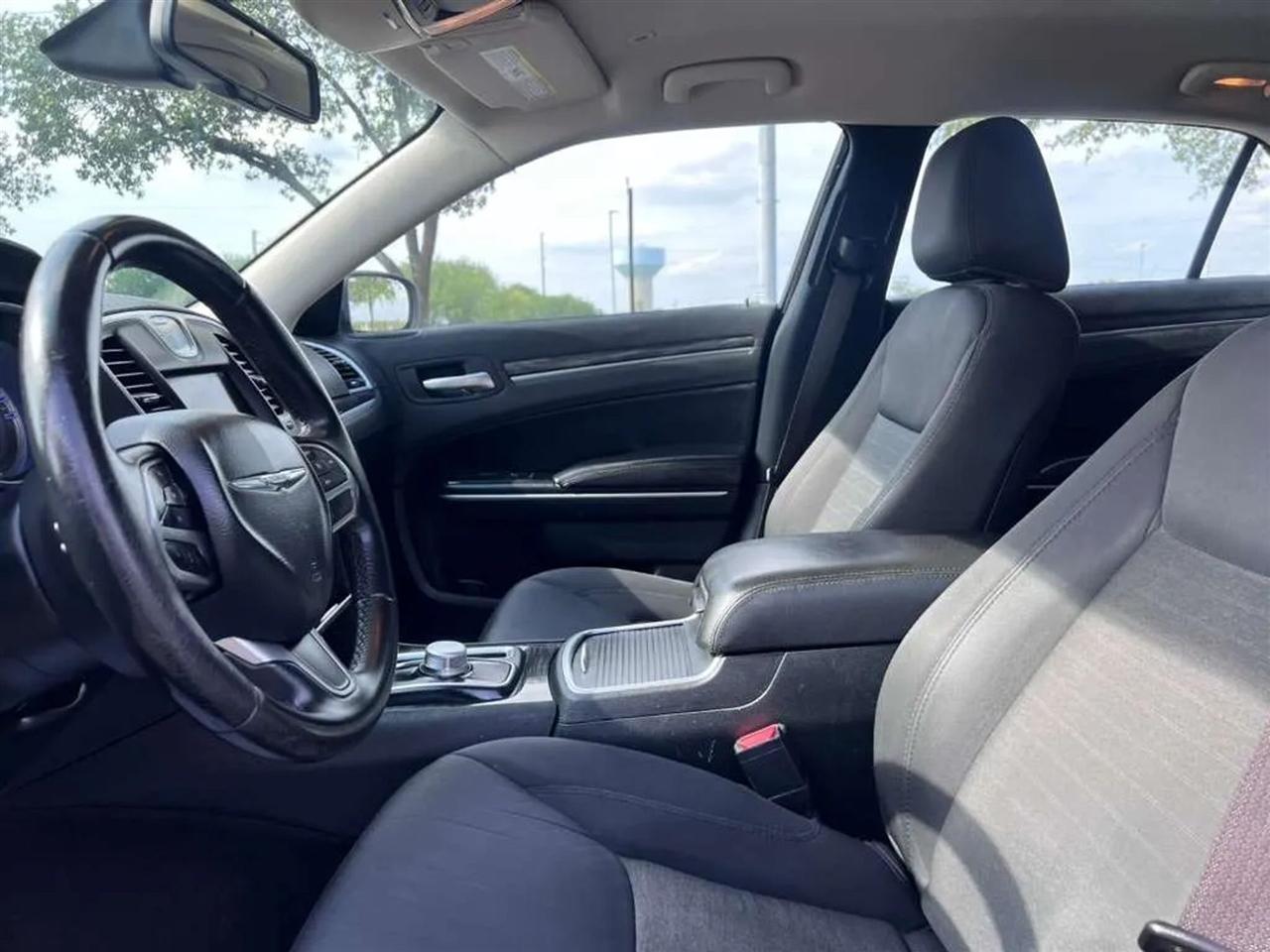 Chrysler 300  2018