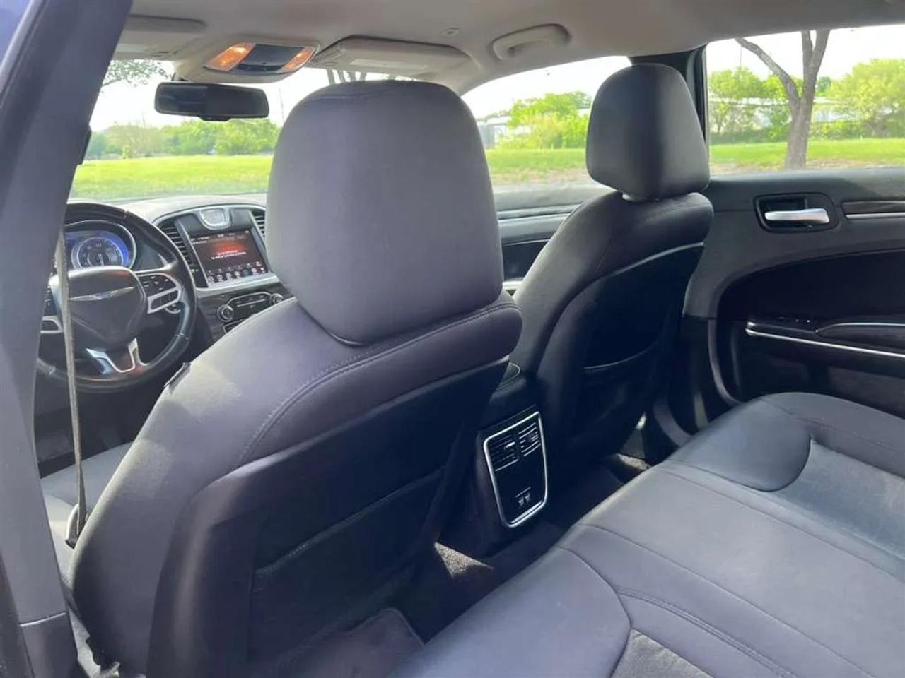 Chrysler 300  2018