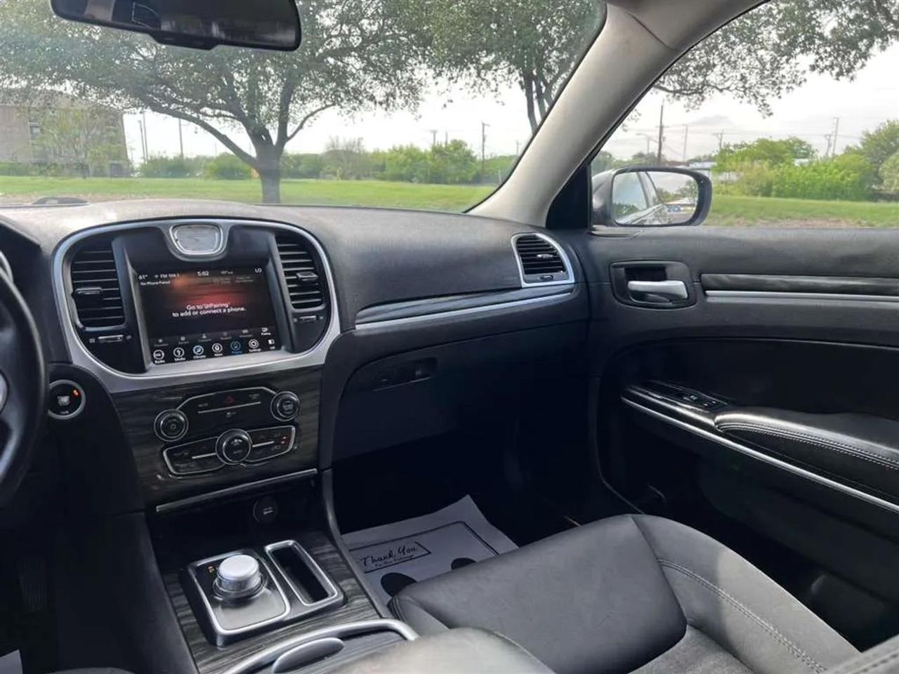 Chrysler 300  2018