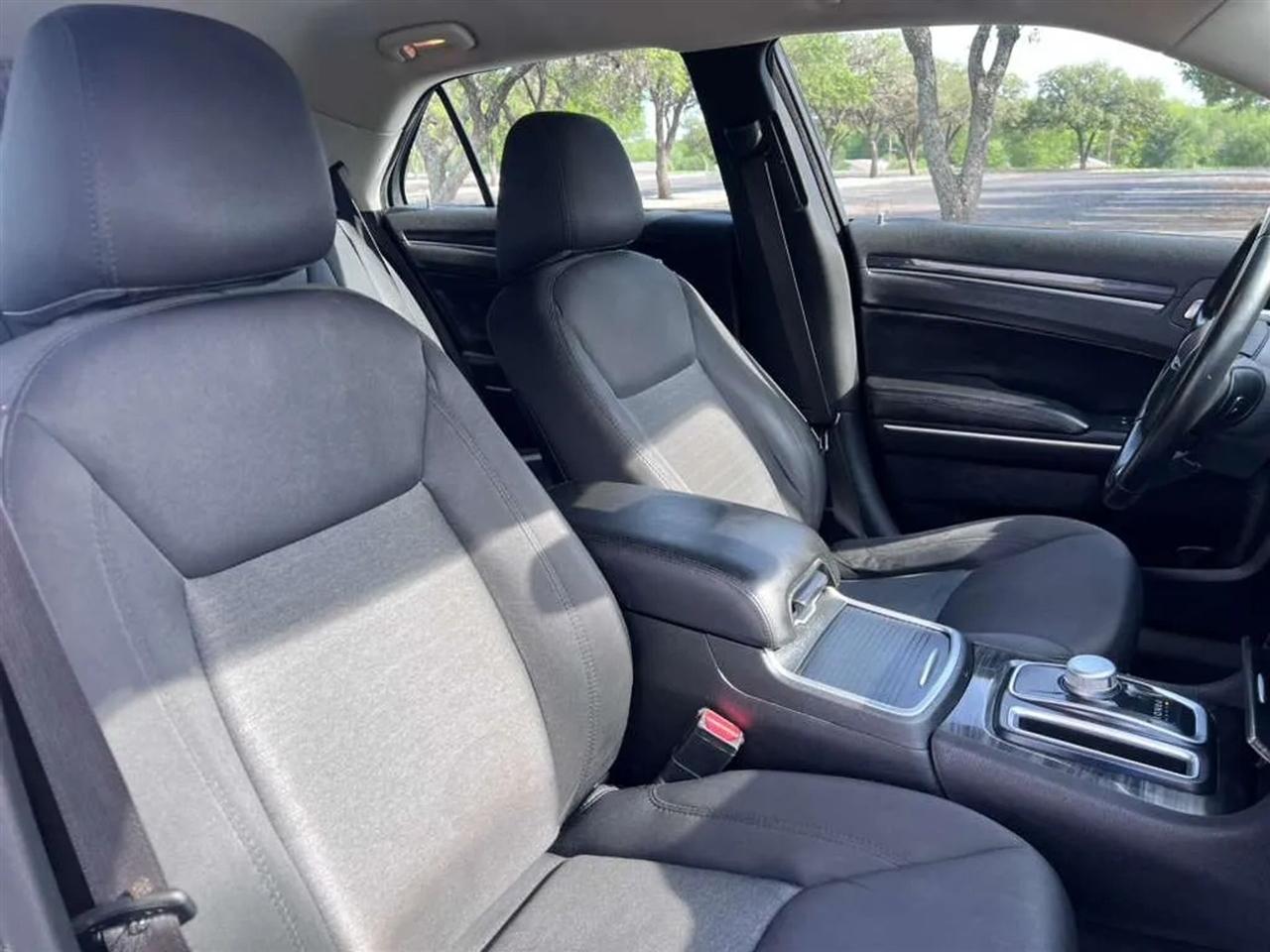 Chrysler 300  2018