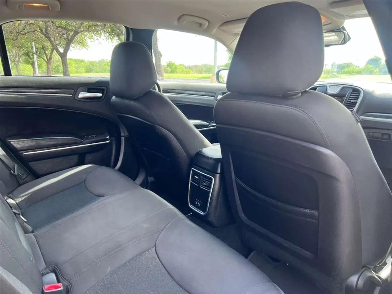 Chrysler 300  2018