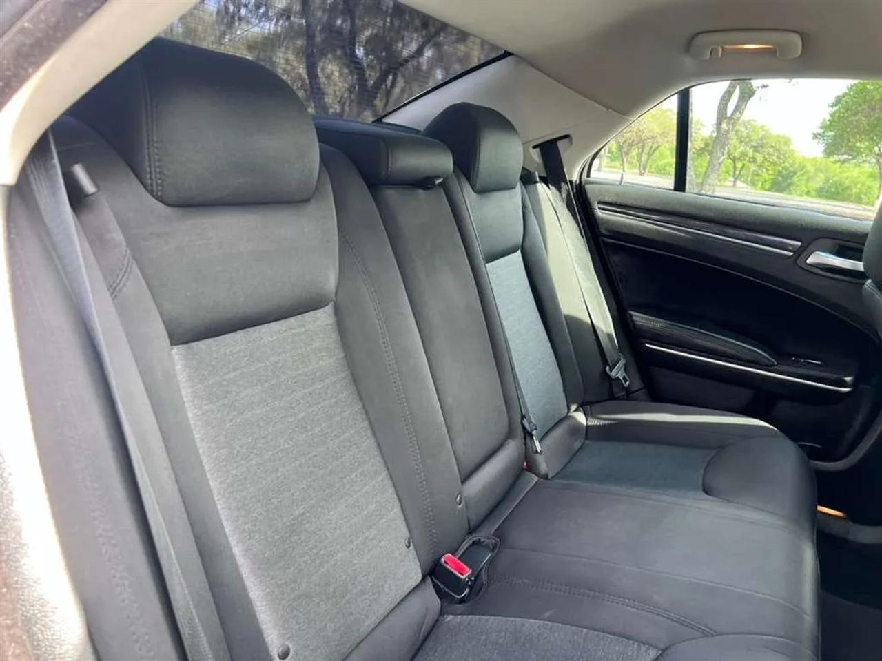 Chrysler 300  2018