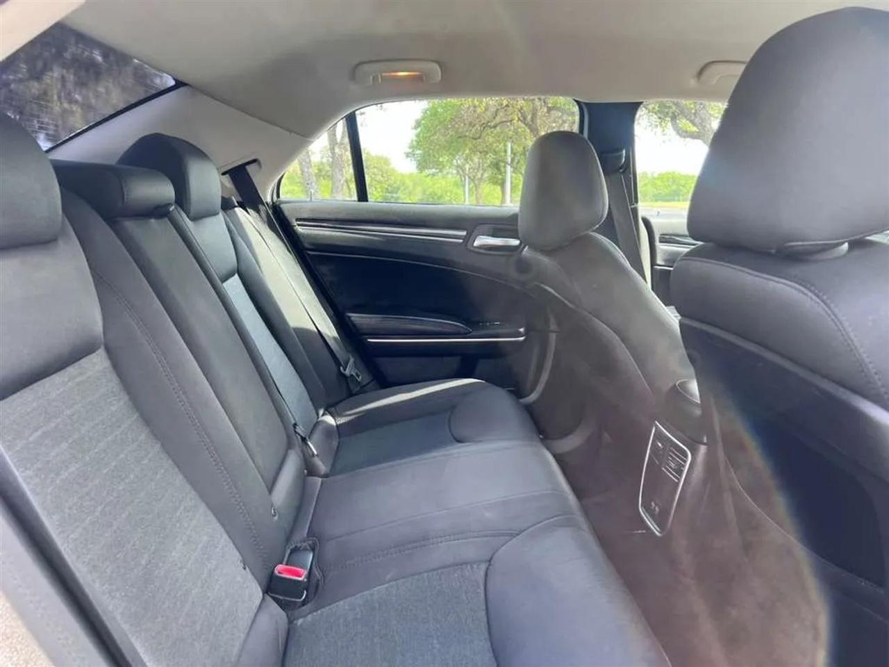 Chrysler 300  2018