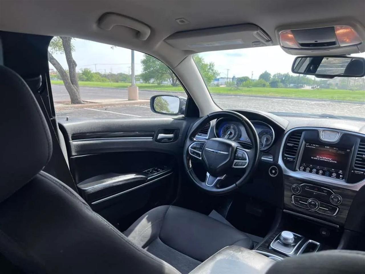 Chrysler 300  2018