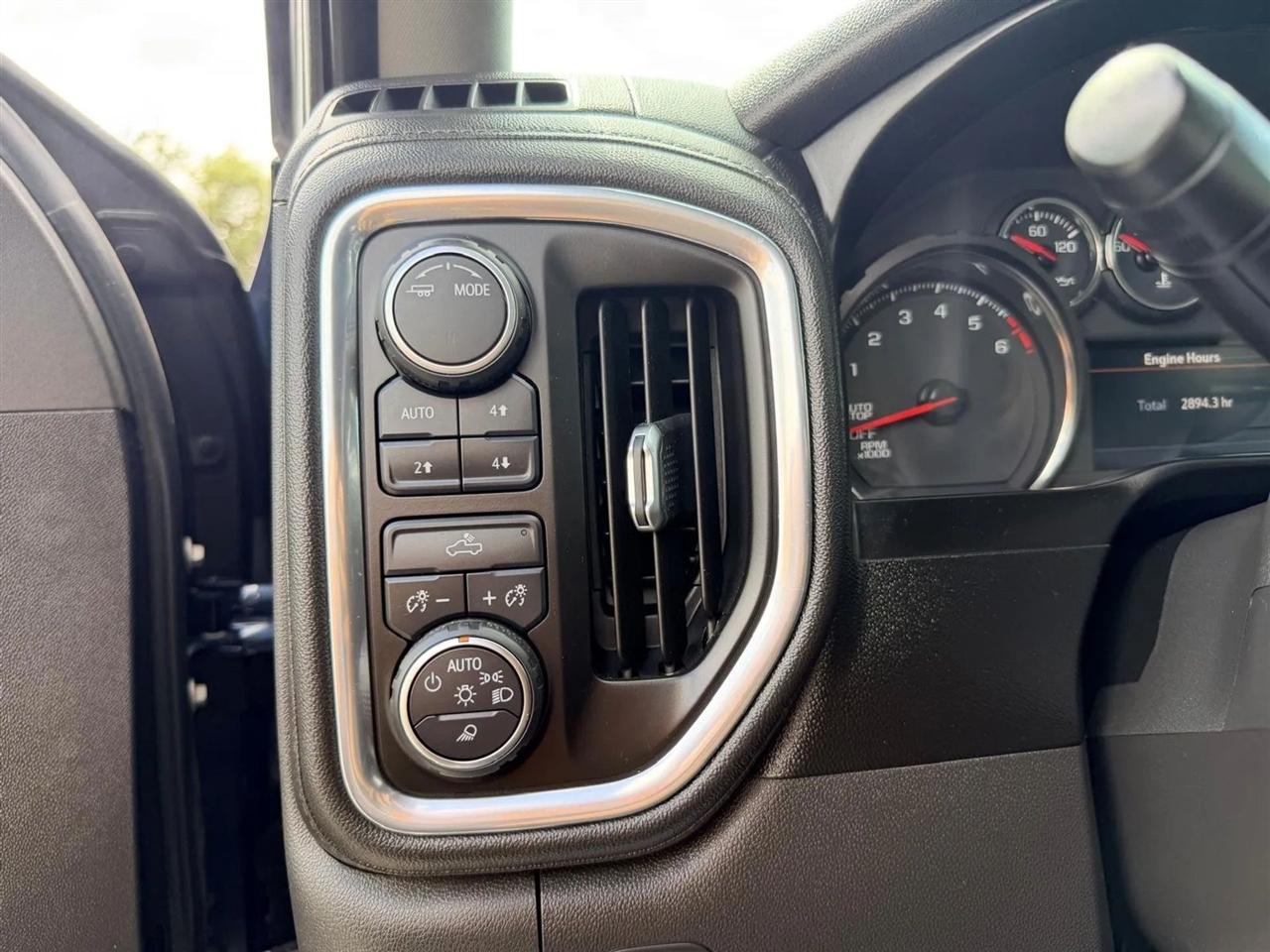 Chevrolet Silverado 1500  2021