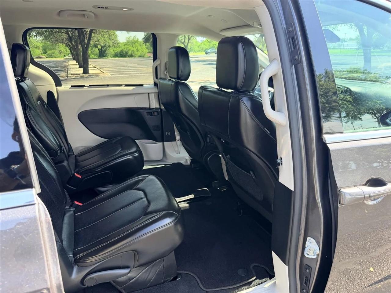 Chrysler Pacifica  2023