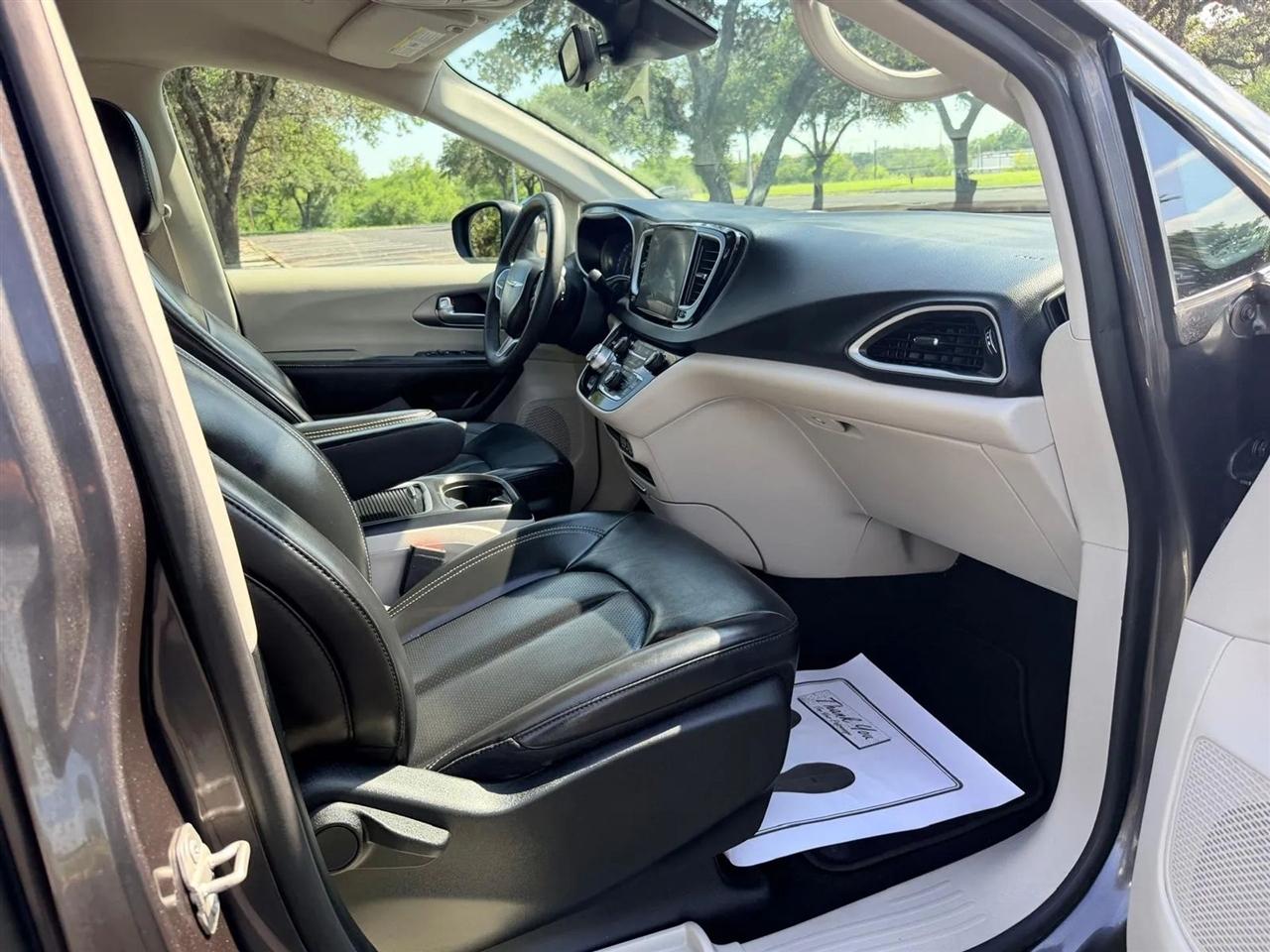 Chrysler Pacifica  2023