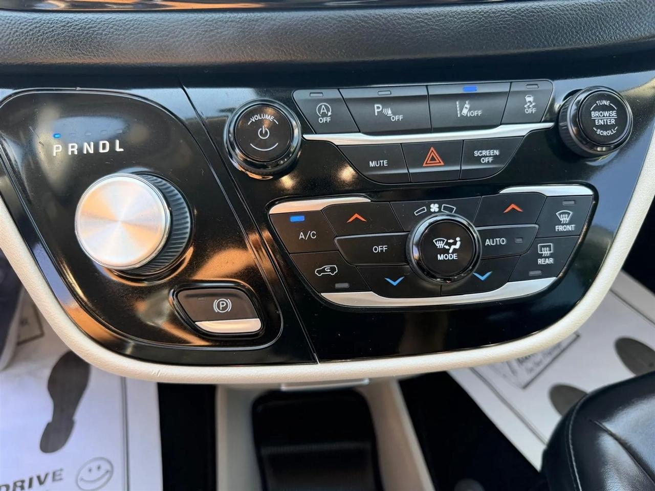 Chrysler Pacifica  2023
