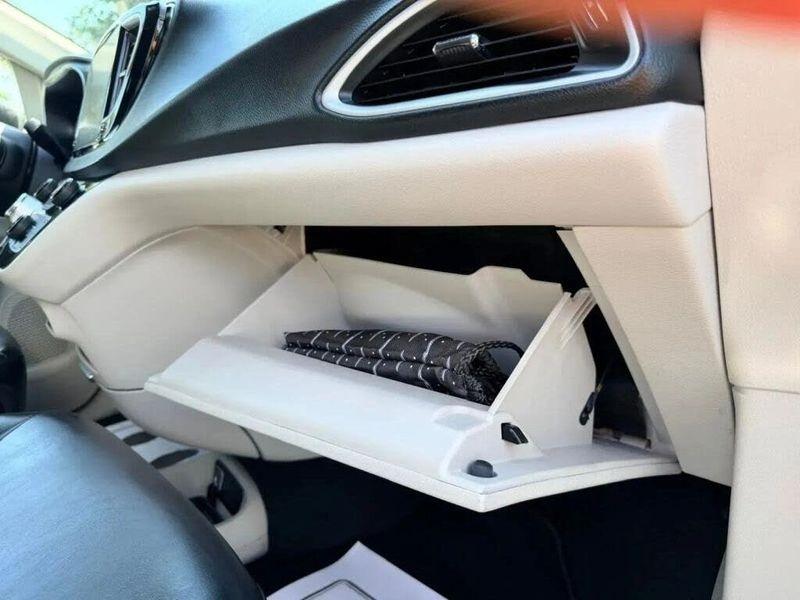 Chrysler Pacifica  2023