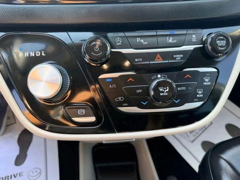 Chrysler Pacifica  2023