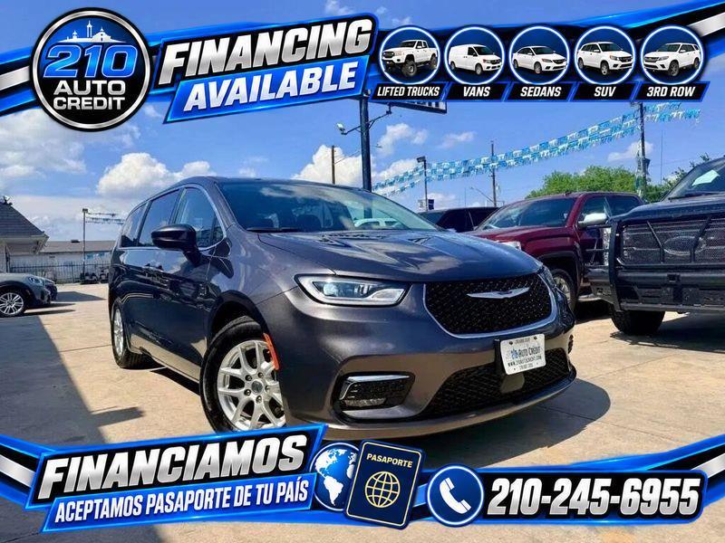 2023 Chrysler Pacifica Touring L Van 4D