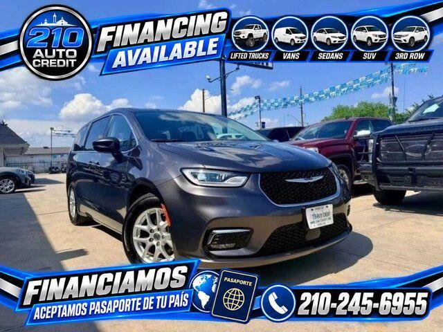 2023 Chrysler Pacifica Touring L Van 4D