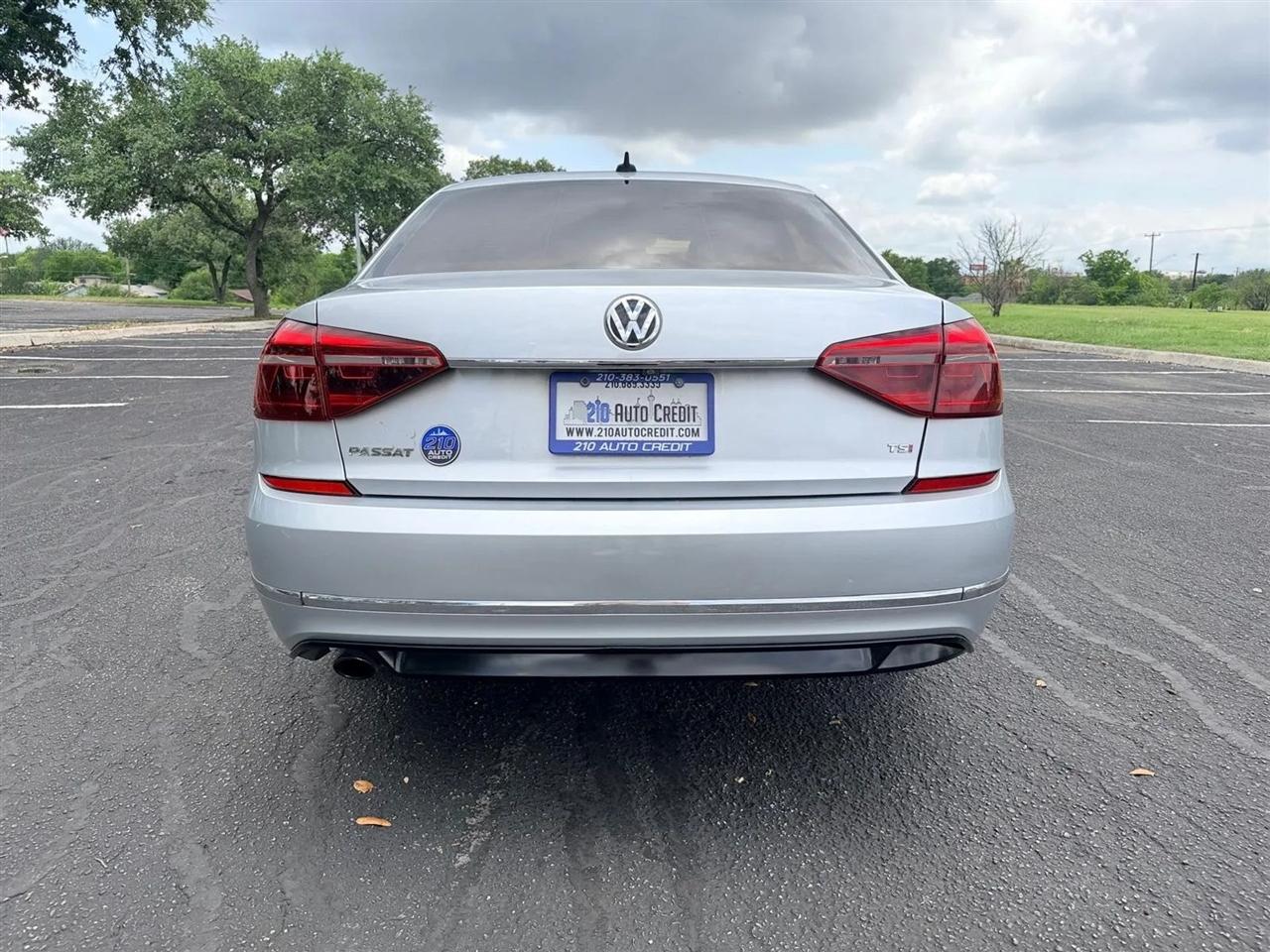 Volkswagen Passat  2017