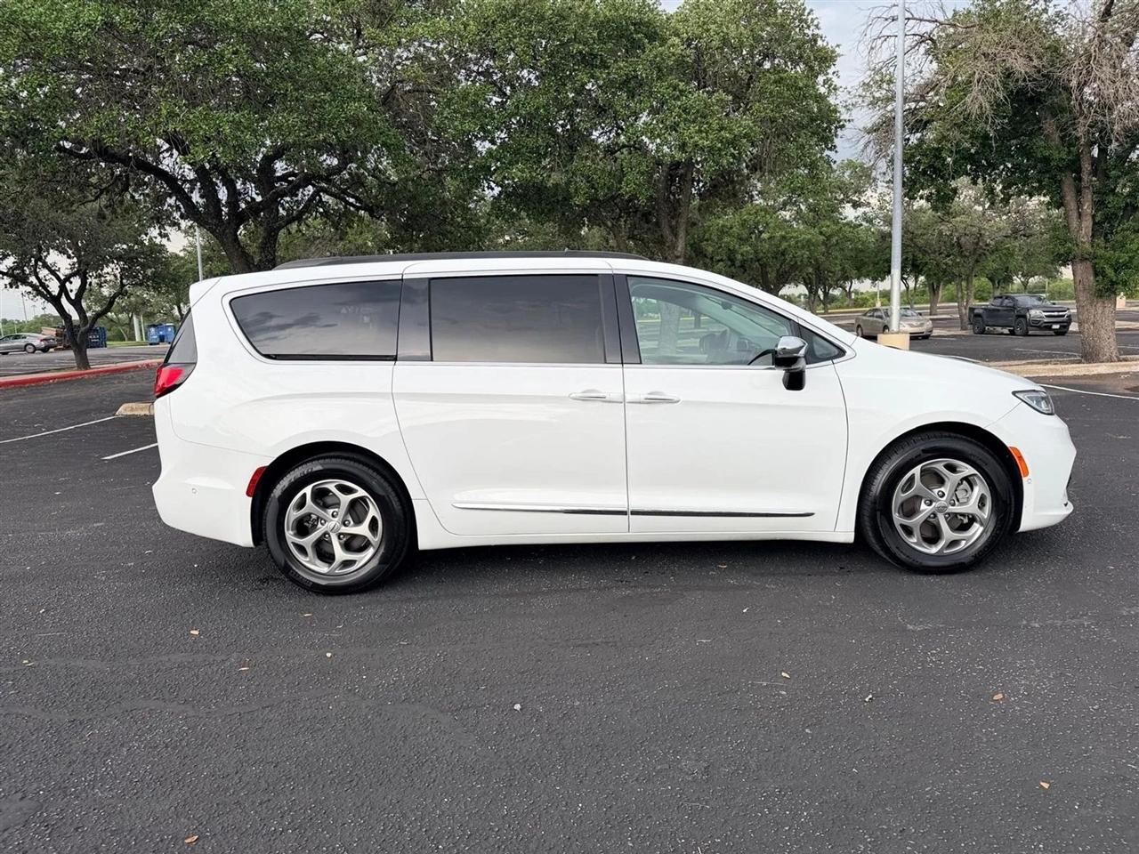 Chrysler Pacifica  2023