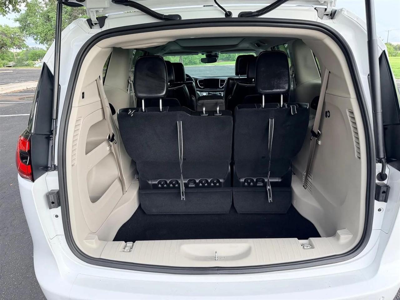 Chrysler Pacifica  2023