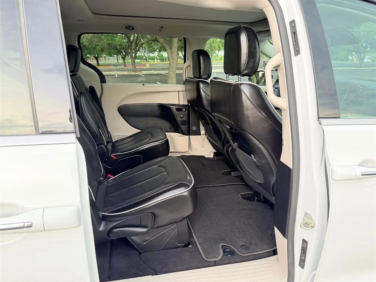 Chrysler Pacifica  2023